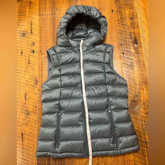 NWT Charter Club Gray Puffer Vest Size Medium - Picture 6 of 14